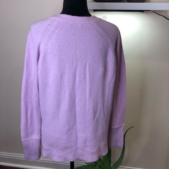 J Crew V-Neck in Supersoft Alpaca High Low Hem Purple Sweater Small - Picture 8 of 8